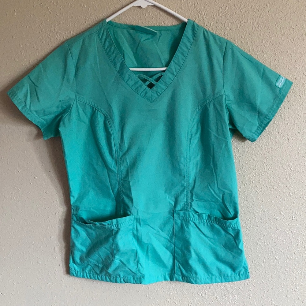 Women’s XS butter-soft scrub top by Uniform Advantage in mint green